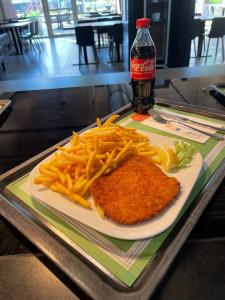 Jídlo v hotelu nebo okolí