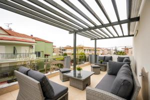 A seating area at Villa MARIA