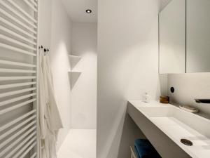 Koupelna v ubytování Appartement 'De Strandjutter' in Oostduinkerke - Bad + 10 fotografií