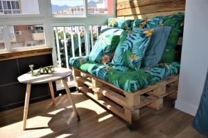 A seating area at Acuarela Studio in Benalmádena
