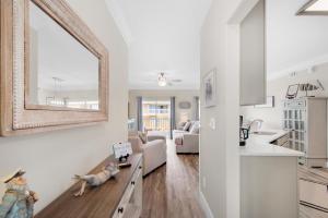 Η κουζίνα ή μικρή κουζίνα στο Sandpiper Cove 4114