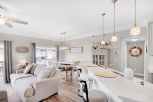 Χώρος καθιστικού στο Sandpiper Cove 4114