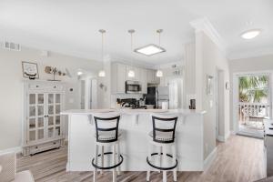 Η κουζίνα ή μικρή κουζίνα στο Sandpiper Cove 4114