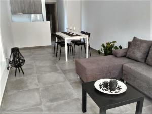 Khu vực ghế ngồi tại Estia - Brand new apartment in Ermioni Village