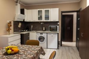 A kitchen or kitchenette at Harmony Centrally Located Studio