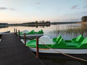 Widok na rzekę nieopodal tego domu wakacyjnego