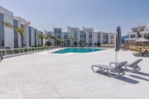 Bazén v ubytovaní LMT46 - Modern Style Spacious Townhouse alebo v jeho blízkosti