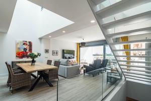 Posedenie v ubytovaní LMT46 - Modern Style Spacious Townhouse