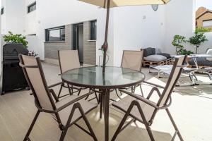 Posedenie v ubytovaní LMT46 - Modern Style Spacious Townhouse