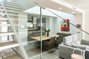 Posedenie v ubytovaní LMT46 - Modern Style Spacious Townhouse