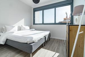 Posteľ alebo postele v izbe v ubytovaní LMT46 - Modern Style Spacious Townhouse