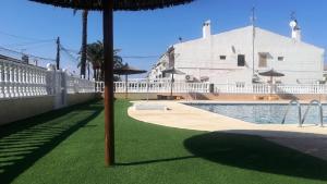 Basen w obiekcie Bungalow Deluxe Gran Alacant lub w pobliżu