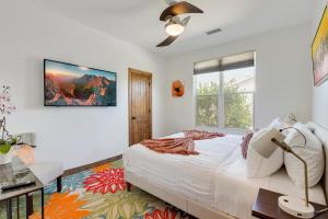 Gallery image of A Beautiful Desert Escape with Everything You Need in Palm Springs +49 photos