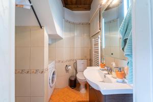 Kúpeľňa v ubytovaní Βίλλα Γαλήνεμα Νο1 + 12 fotografií