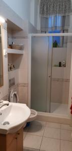 Koupelna v ubytování Apartmány u Hotelu Thermal KV
