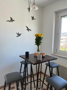 Galeriebild der Unterkunft Spacious 3bd top floor flat close to lake (103m²) in Klagenfurt am Wörthersee
