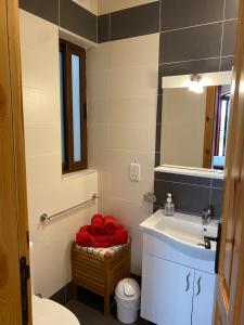 Bilik mandi di Ta’ Giljan B&B Gozo