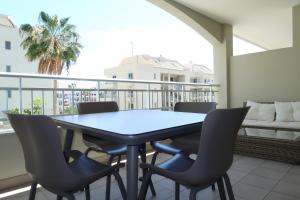 A balcony or terrace at La vida buena