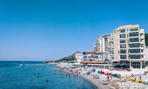 Afbeelding uit fotogalerij van Seaview Luxury Apartment in Durrës