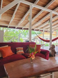 Area soggiorno di Lizard King Hotel & Suites