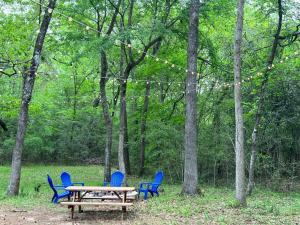 Zahrada ubytování 2 BDRM Treehouse Hideout- Lake Conroe with Boat ramp