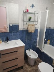 A bathroom at La Zenia Holiday Home