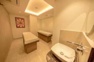 Ένα μπάνιο στο juSTa Grand View Resort & Spa, Manali
