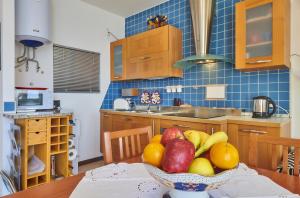 A kitchen or kitchenette at Bella vista