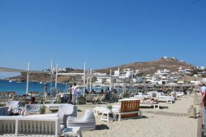 Imagen de la galería de Ivi Mykonean Suites Mimoza Ornos Beach, en Ornos