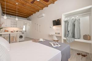 Gallery image of Venetian Suites III in Naxos Chora