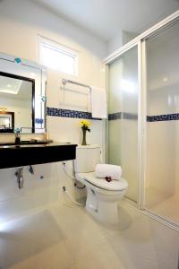 Phòng tắm tại Ruen Buathong Boutique Hotel Patong Beach +31 ảnh