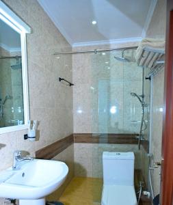 Kupaonica u objektu Mayisyan Kamurj Hotel