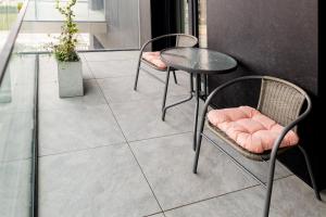 Balkon lub taras w obiekcie Downtown Apartments ,next to Spodek-free parking