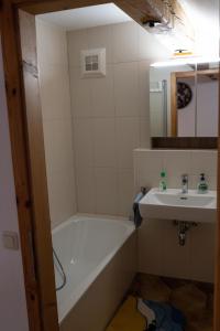 Łazienka w obiekcie Appartement Haus Kruschitz II