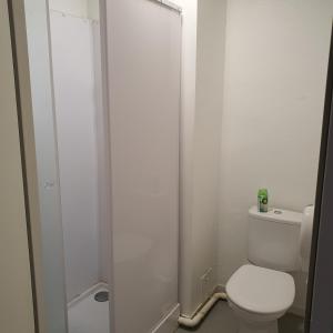 Ett badrum på Chambre Aliénor d'Aquitaine