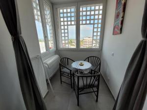 Posedenie v ubytovaní Rosato 2 Sea View Apartment