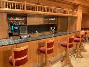 Lounge nebo bar v ubytování Alpenhotel Gurgltalblick