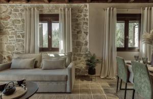 Posezení v ubytování Agrikia Villa + 37 fotografií