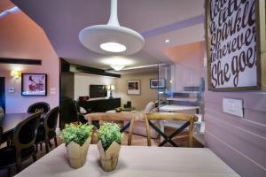 Area soggiorno di 21st Floor Hotel