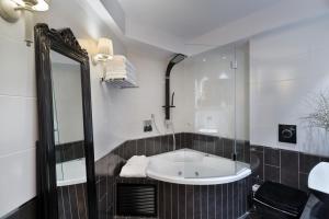 Bagno di 21st Floor Hotel