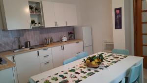 A kitchen or kitchenette at Il Gelso