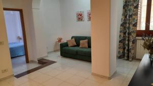 A seating area at Il Gelso