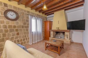 Posezení v ubytování Margaritis Luxury Medieval House