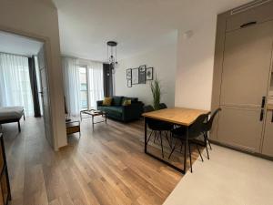 Posedenie v ubytovaní NEWPORT Industrial Apartment