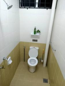 A bathroom at Homestay Camelia Kuala Terengganu Seberang Takir - Near Drawbridge