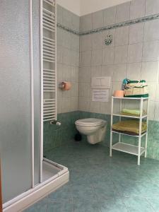 Bilik mandi di Villa Vinki