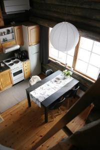 Kuchyň nebo kuchyňský kout v ubytování Holiday Home Vonkamies