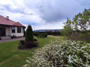 Vonkajšia záhrada v ubytovaní Panorama Strzyżów