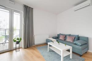 Fotografia z galérie ubytovania Cozy studio for 4 ppl with balcony vo Varšave