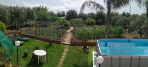 Vonkajšia záhrada v ubytovaní Villa Caterina